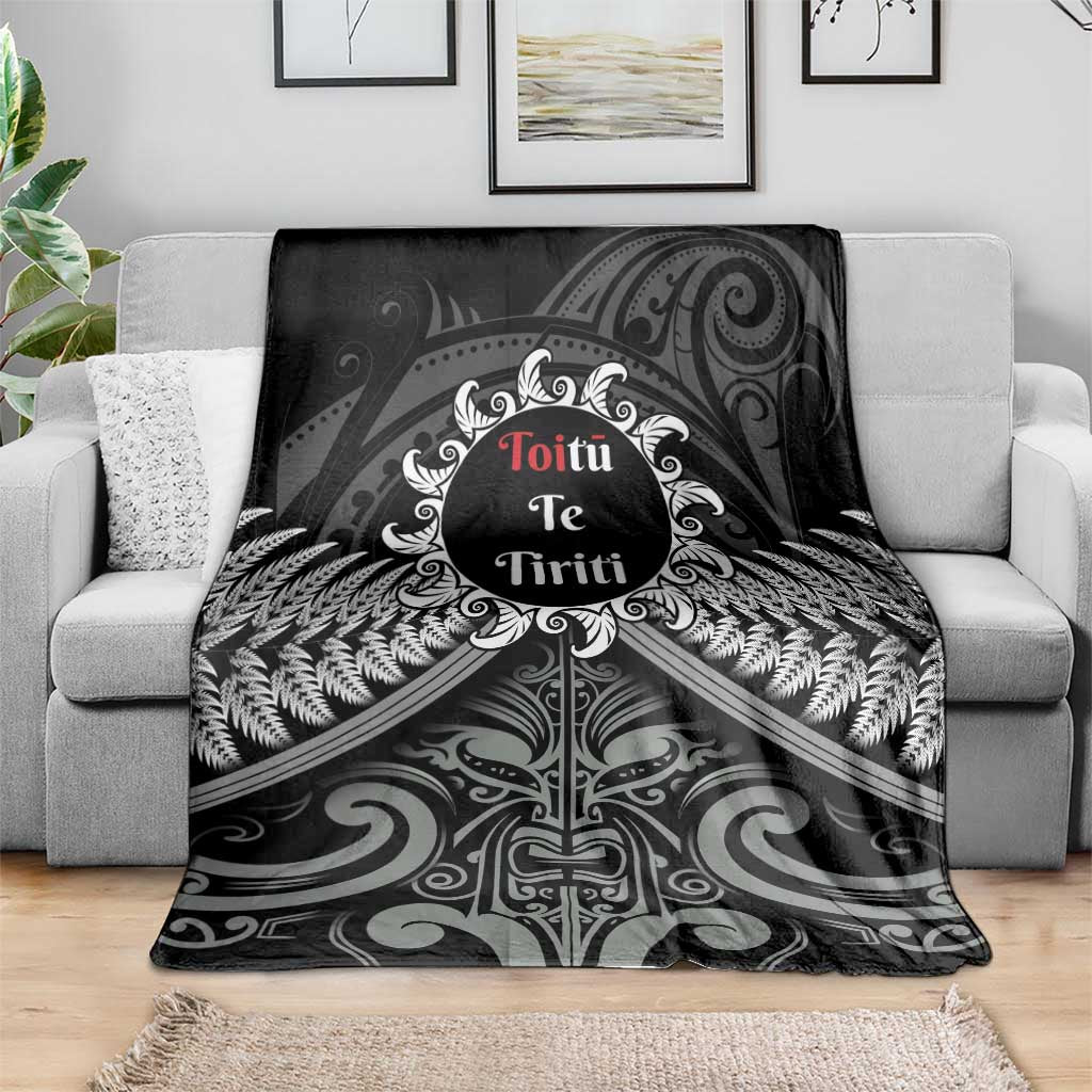 Toitu Te Tiriti Aotearoa Silver Fern Blanket New Zealand Maori Pattern - Vibe Hoodie Shop