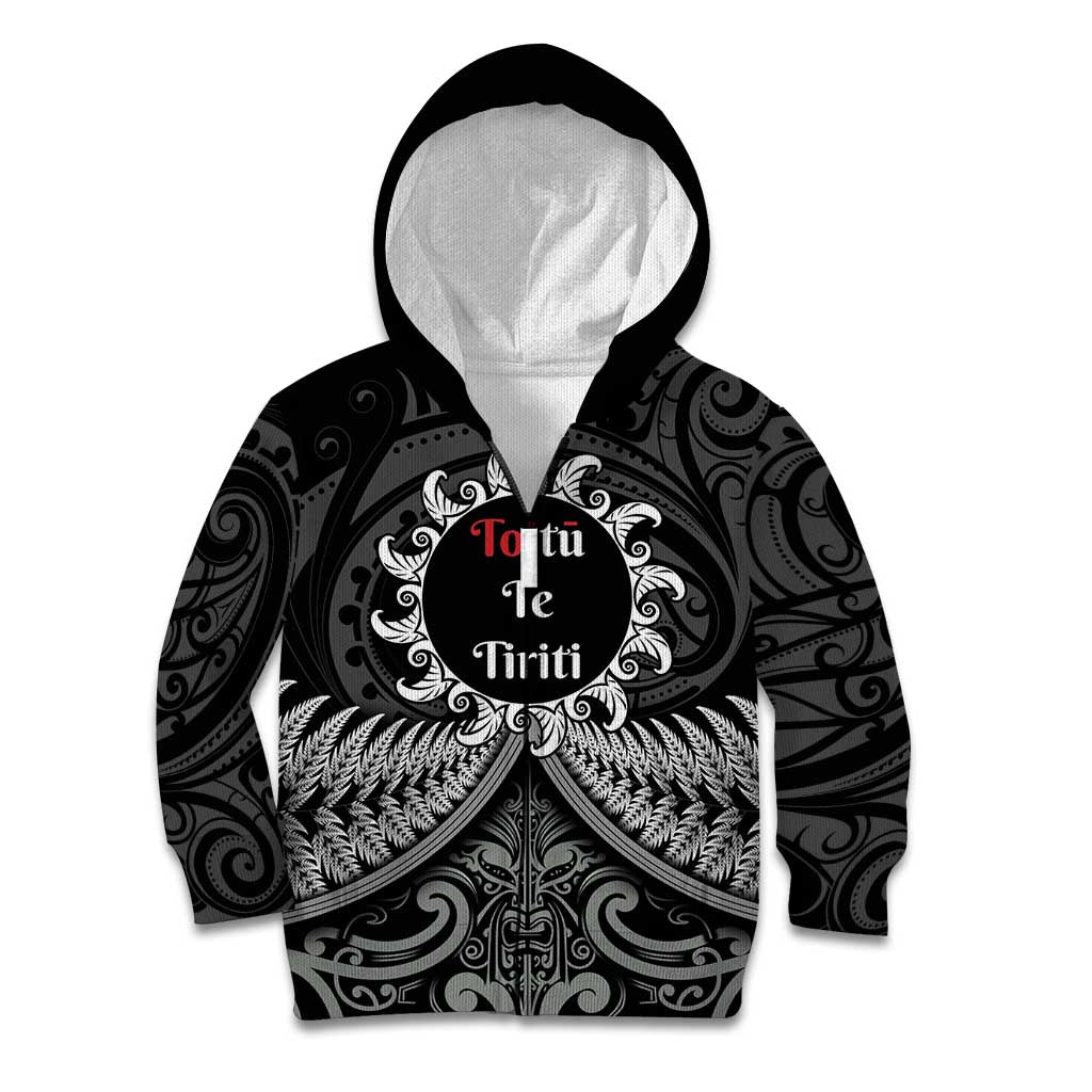 Personalised Toitu Te Tiriti Aotearoa Silver Fern Kid Hoodie New Zealand Maori Pattern - Vibe Hoodie Shop