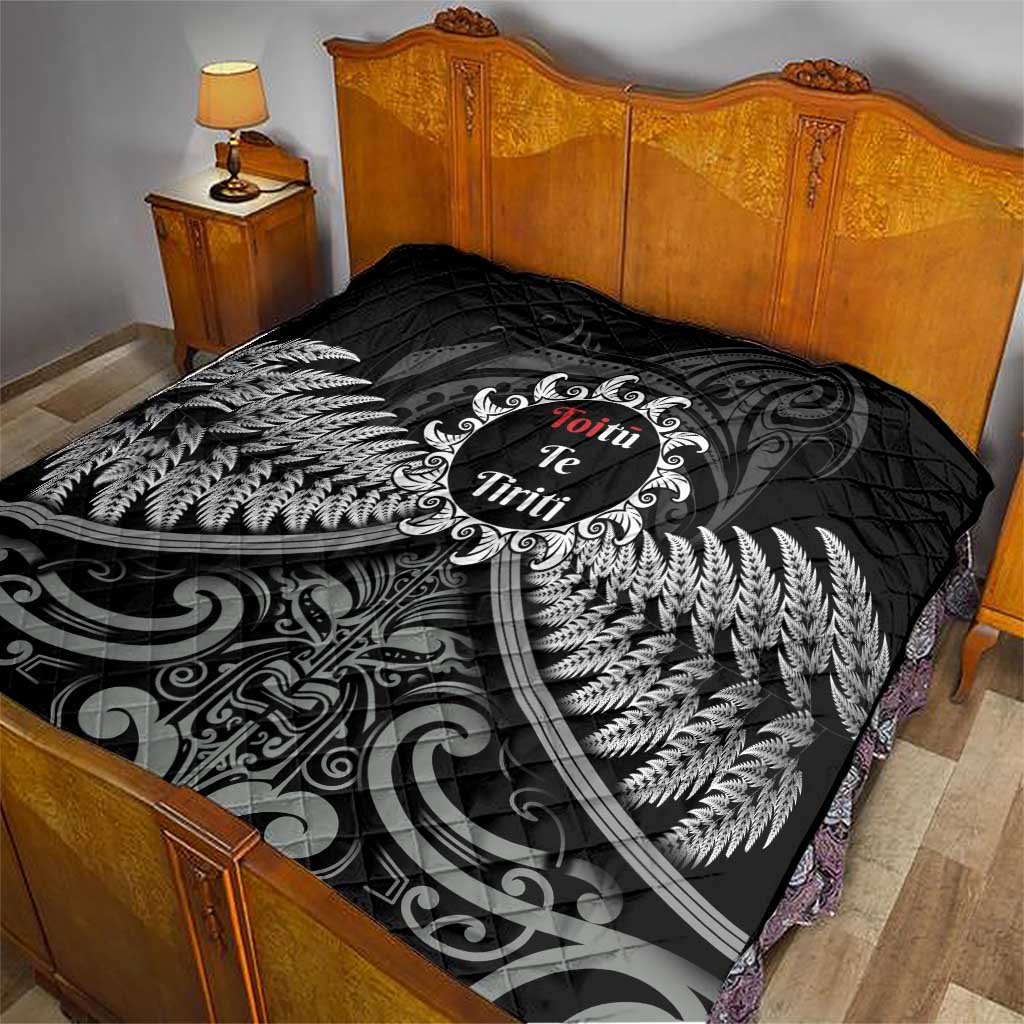 Toitu Te Tiriti Aotearoa Silver Fern Quilt New Zealand Maori Pattern - Vibe Hoodie Shop