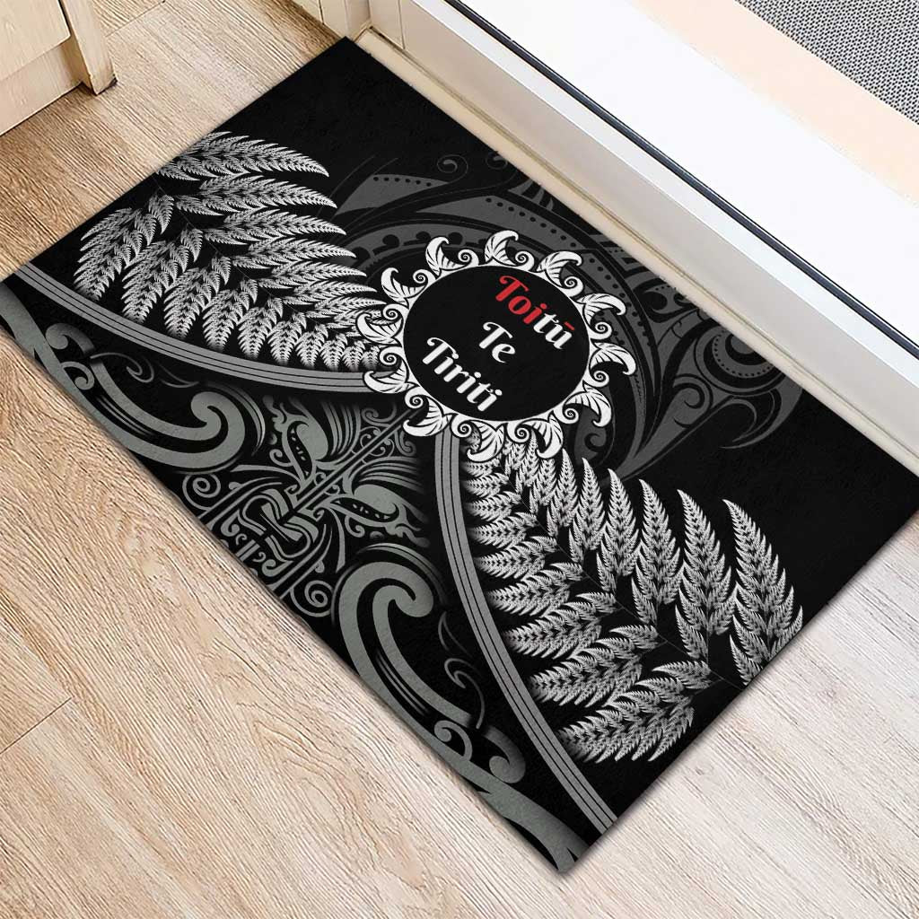 Toitu Te Tiriti Aotearoa Silver Fern Rubber Doormat New Zealand Maori Pattern