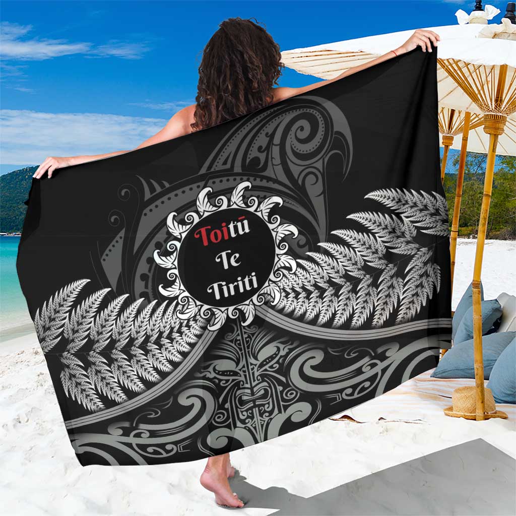 Toitu Te Tiriti Aotearoa Silver Fern Sarong New Zealand Maori Pattern - Vibe Hoodie Shop