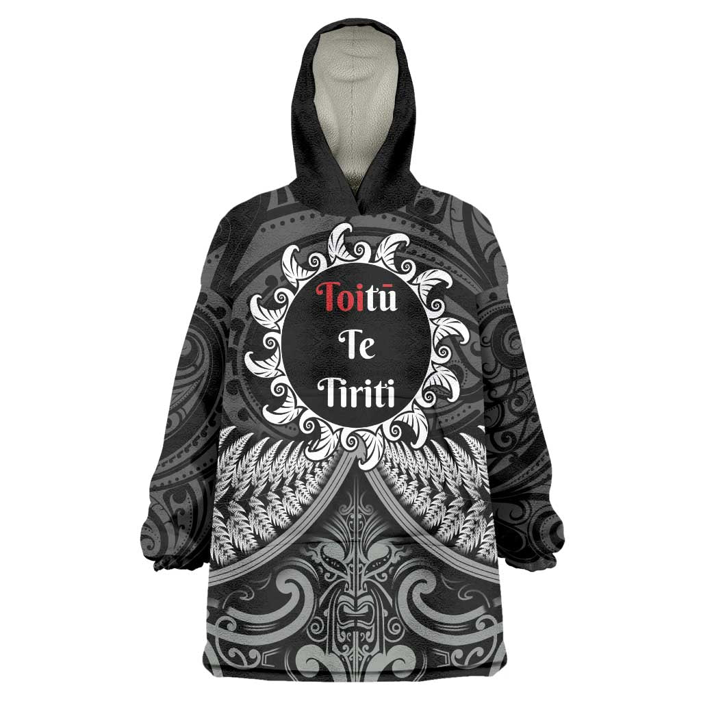 Personalised Toitu Te Tiriti Aotearoa Silver Fern Wearable Blanket Hoodie New Zealand Maori Pattern - Vibe Hoodie Shop