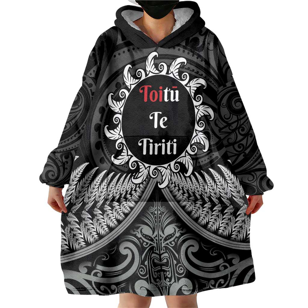 Personalised Toitu Te Tiriti Aotearoa Silver Fern Wearable Blanket Hoodie New Zealand Maori Pattern - Vibe Hoodie Shop