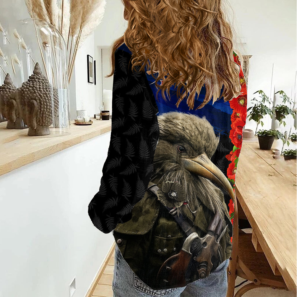 New Zealand Kiwi Soldier ANZAC Women Casual Shirt Red Poppy Flower and Silver Fern Pattern - Vibe Hoodie Shop