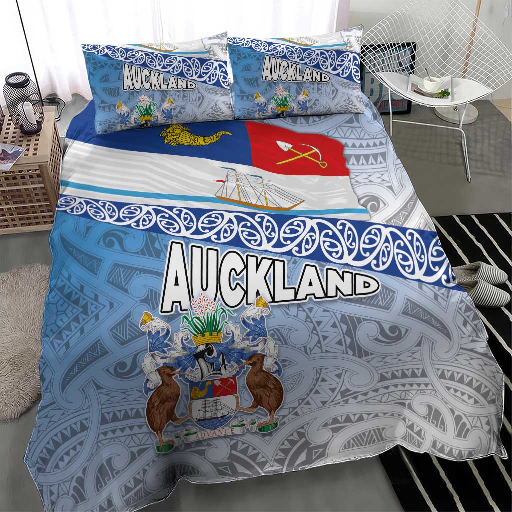 New Zealand Auckland Bedding Set Auckland's Flag and Coat of Arms - Koru Art Maori Pattern - Vibe Hoodie Shop