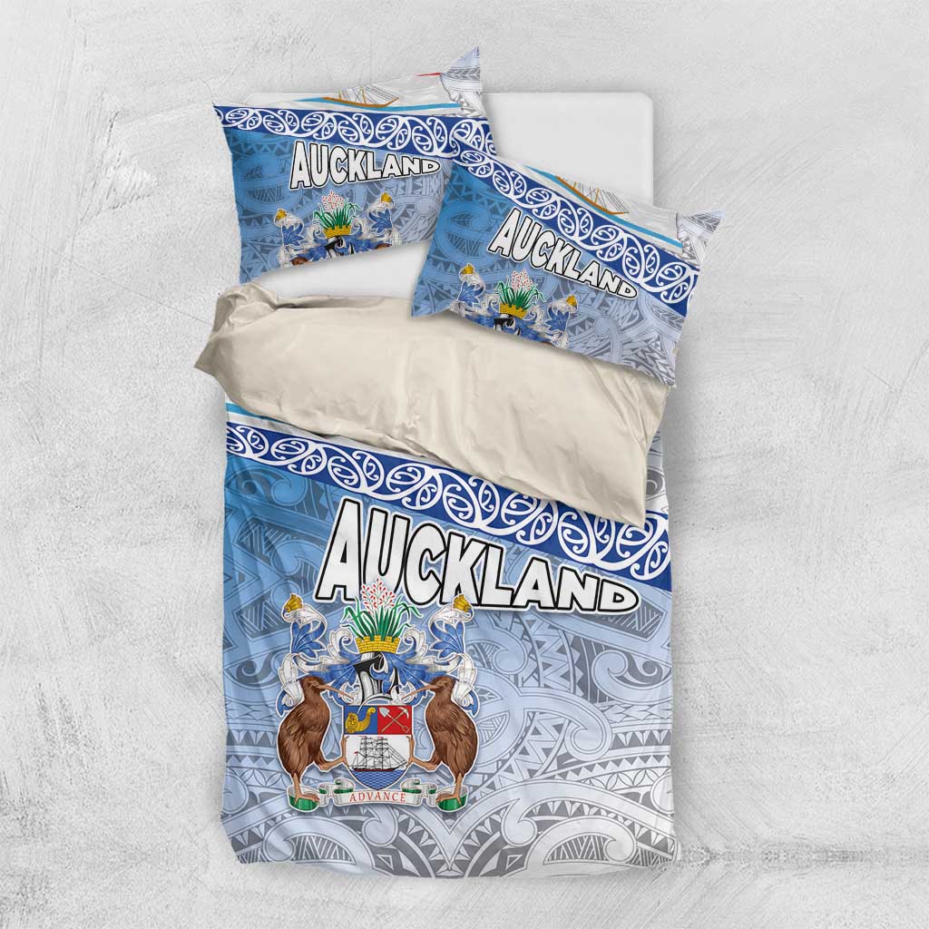 New Zealand Auckland Bedding Set Auckland's Flag and Coat of Arms - Koru Art Maori Pattern - Vibe Hoodie Shop