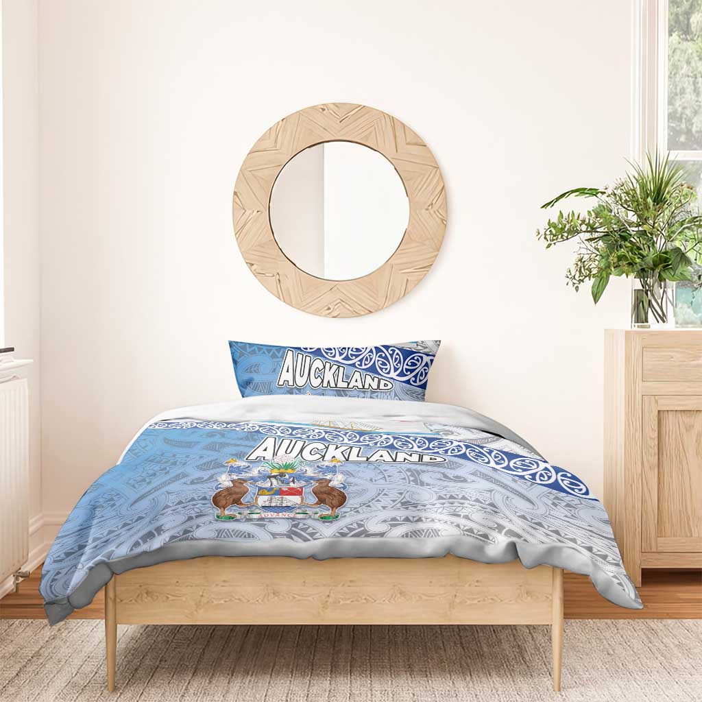 New Zealand Auckland Bedding Set Auckland's Flag and Coat of Arms - Koru Art Maori Pattern - Vibe Hoodie Shop