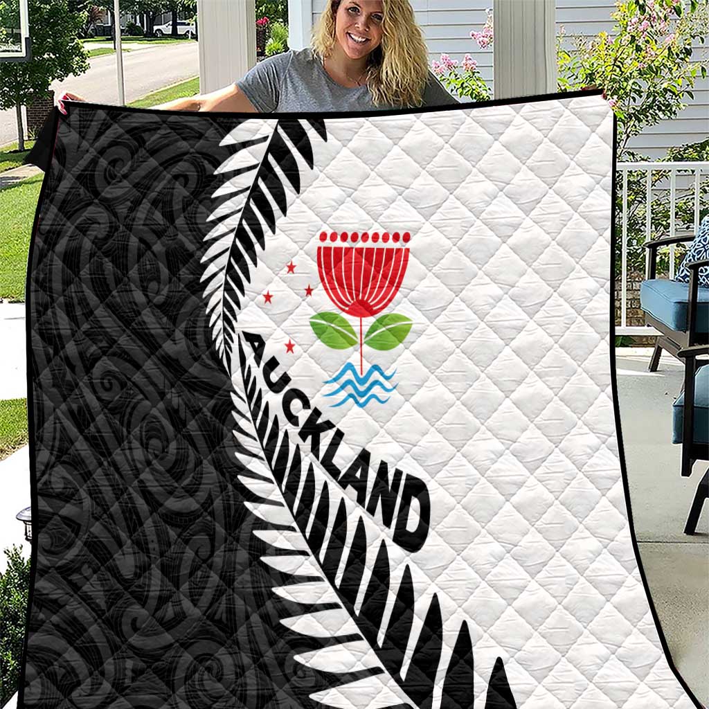 New Zealand Auckland Quilt Auckland's Emblem and Silver Ferns - Maori Art Tattoo - Vibe Hoodie Shop