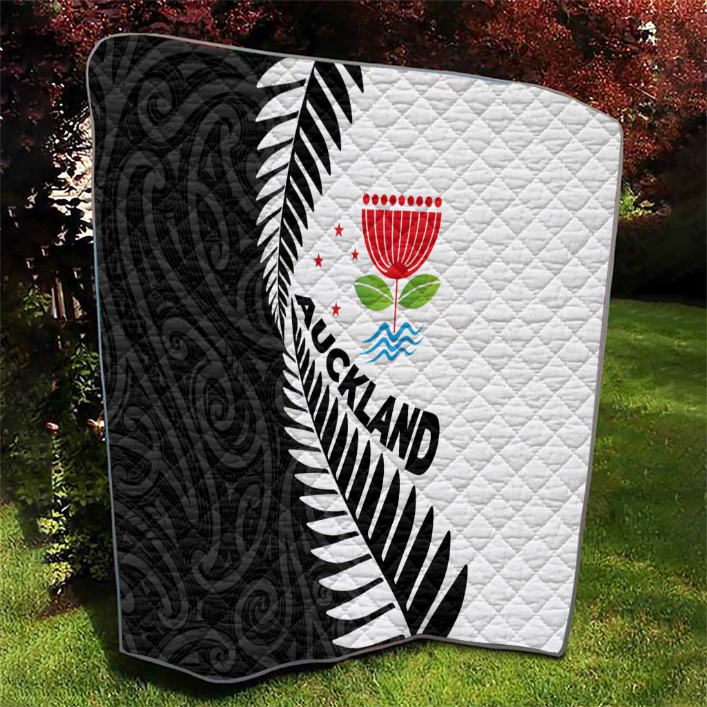 New Zealand Auckland Quilt Auckland's Emblem and Silver Ferns - Maori Art Tattoo - Vibe Hoodie Shop