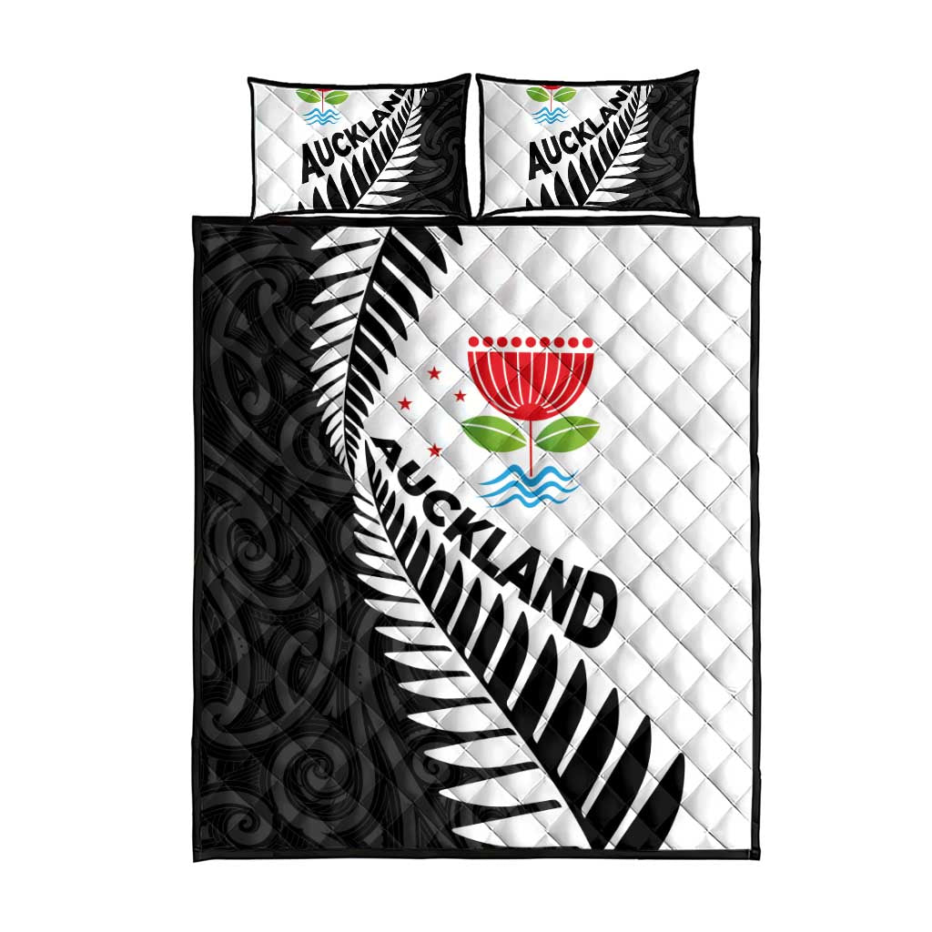 New Zealand Auckland Quilt Bed Set Auckland's Emblem and Silver Ferns - Maori Art Tattoo - Vibe Hoodie Shop