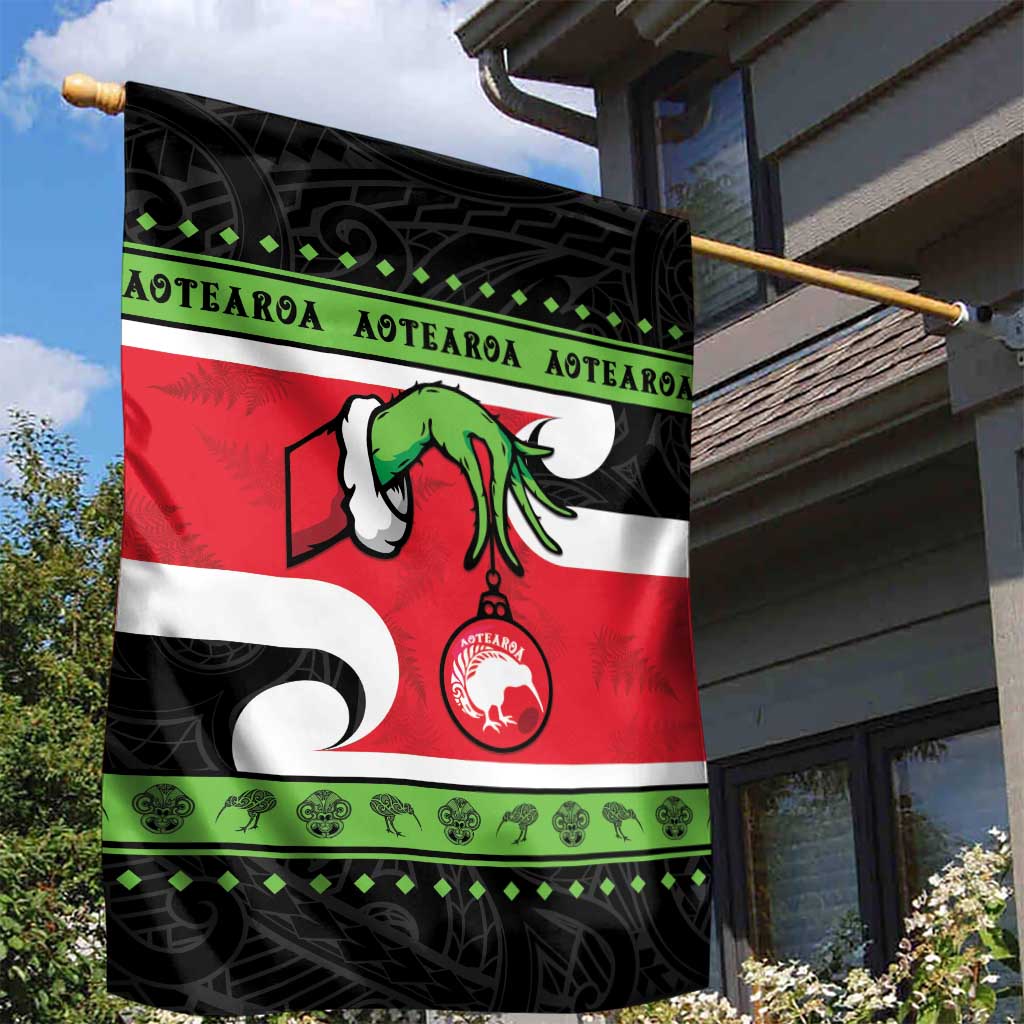 New Zealand Funny Christmas Garden Flag Maori Tiki LT05 - Vibe Hoodie Shop