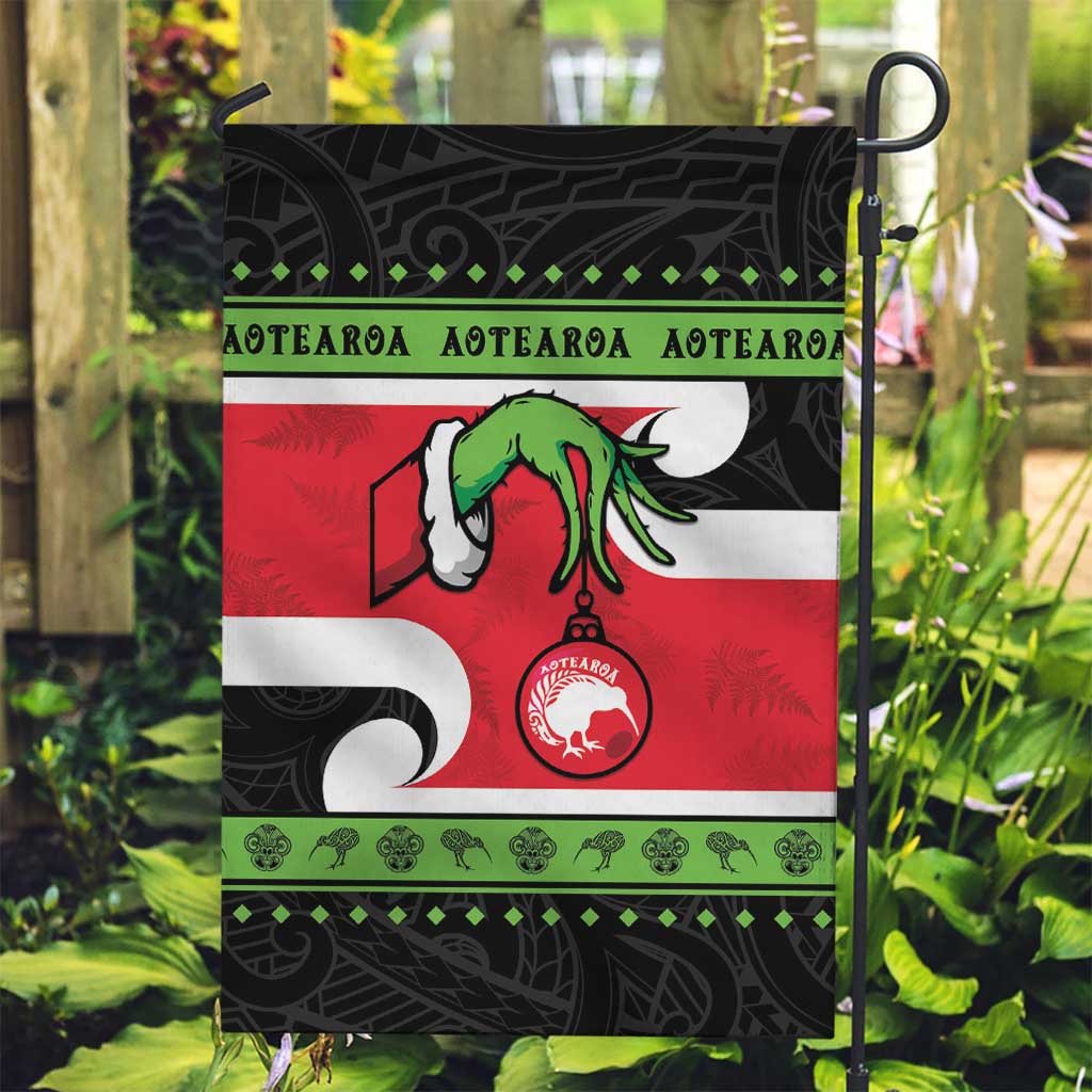 New Zealand Funny Christmas Garden Flag Maori Tiki LT05 - Vibe Hoodie Shop