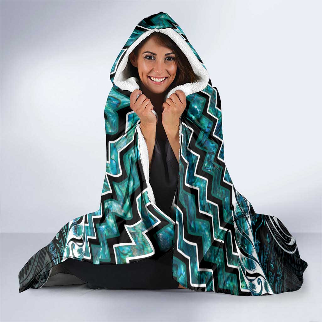 New Zealand Maori Hooded Blanket Poutama Pikorua Turquoise Paua Shell