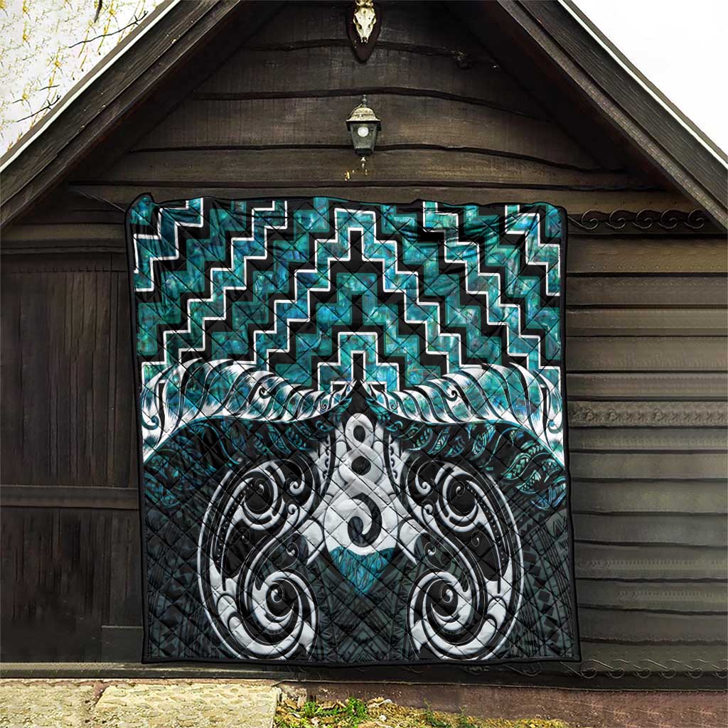 New Zealand Maori Quilt Poutama Pikorua Turquoise Paua Shell LT05 - Vibe Hoodie Shop