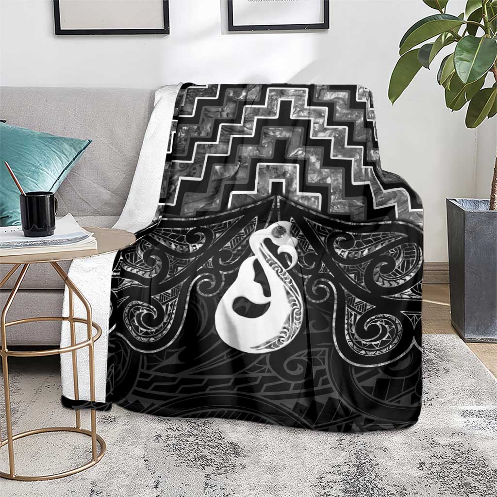 New Zealand Maori Blanket Poutama Manaia Black Paua Shell LT05 - Vibe Hoodie Shop