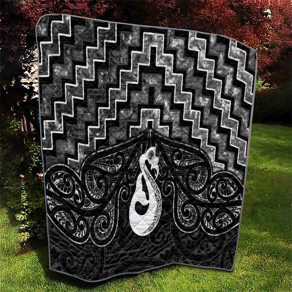 New Zealand Maori Quilt Poutama Manaia Black Paua Shell LT05 - Vibe Hoodie Shop