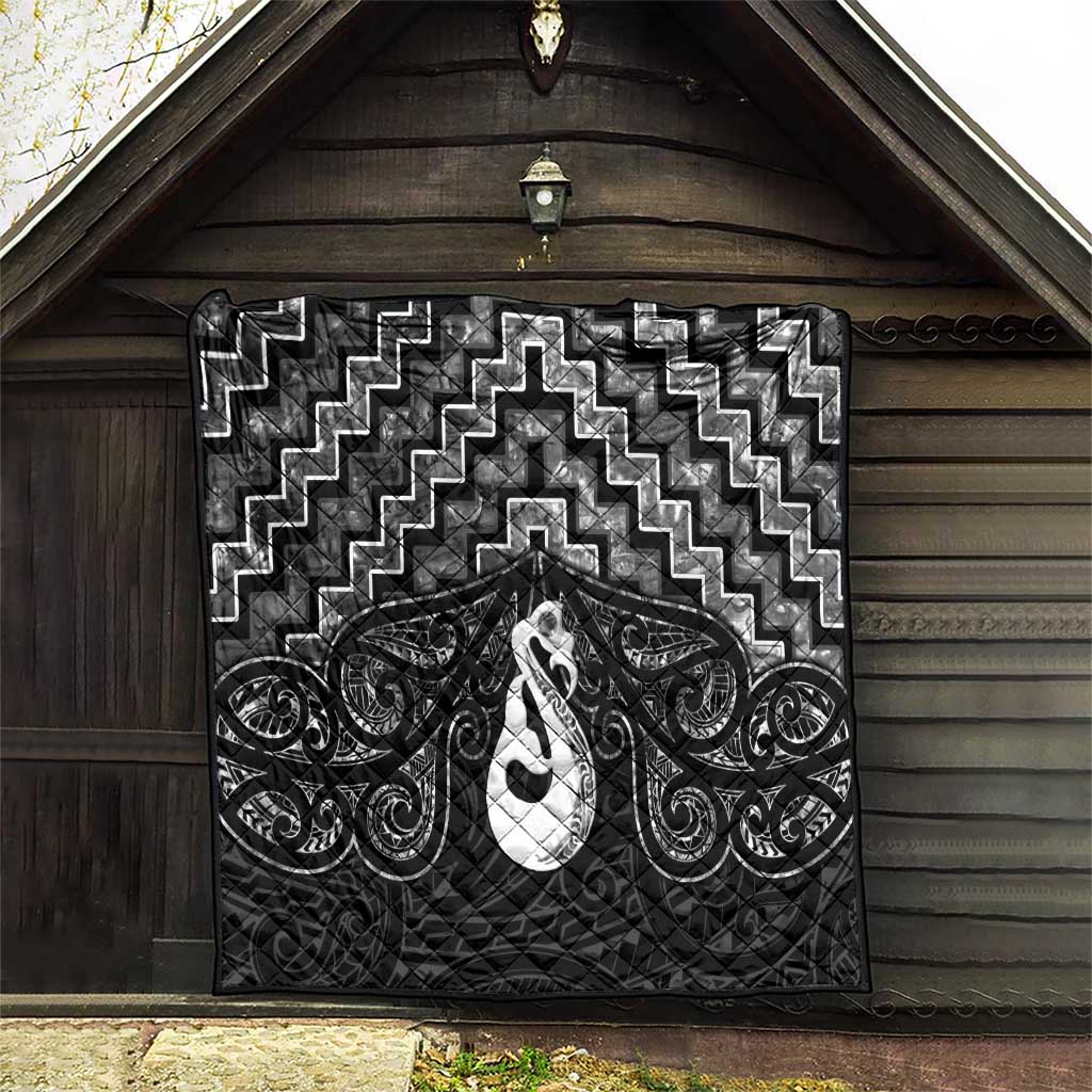 New Zealand Maori Quilt Poutama Manaia Black Paua Shell LT05 - Vibe Hoodie Shop