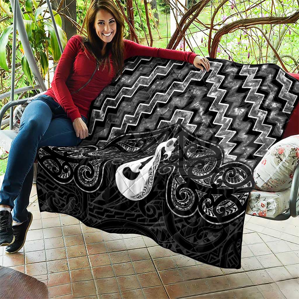 New Zealand Maori Quilt Poutama Manaia Black Paua Shell LT05 - Vibe Hoodie Shop