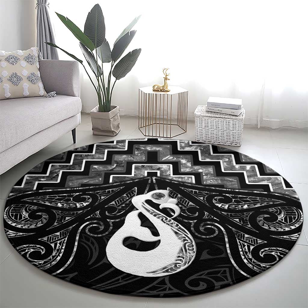 New Zealand Maori Round Carpet Poutama Manaia Black Paua Shell