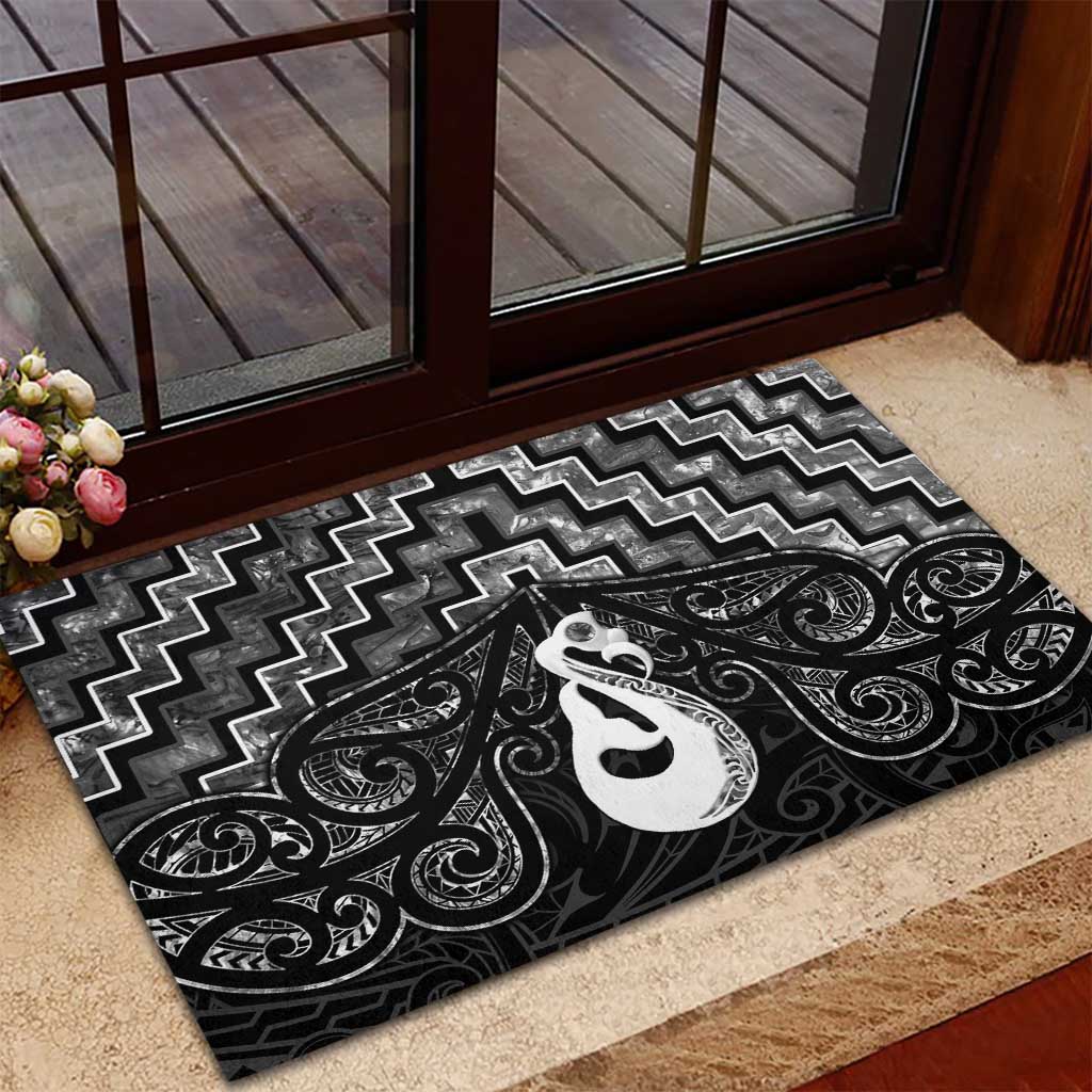 New Zealand Maori Rubber Doormat Poutama Manaia Black Paua Shell