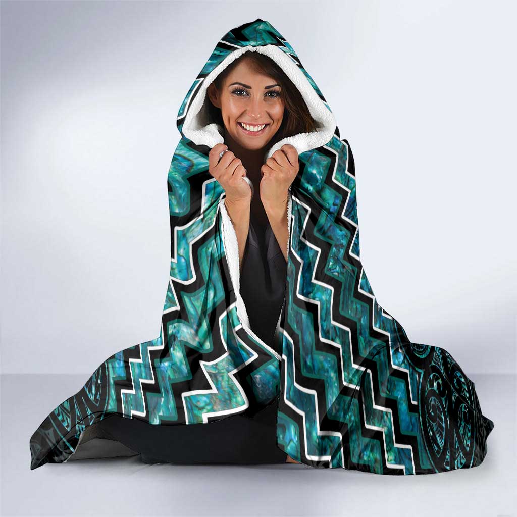 New Zealand Maori Hooded Blanket Poutama Manaia Turquoise Paua Shell