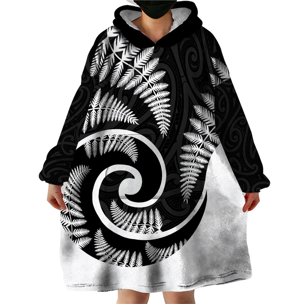 New Zealand Wearable Blanket Hoodie Maori With Silver Fern White - Vibe Hoodie Shop