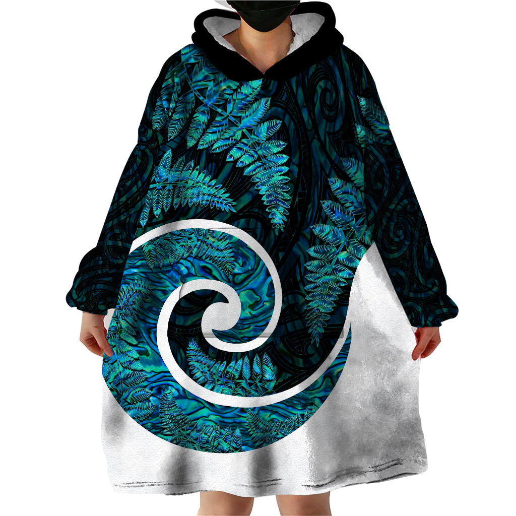 New Zealand Wearable Blanket Hoodie Maori With Silver Fern Papua Shell Green Ver.1 - Vibe Hoodie Shop