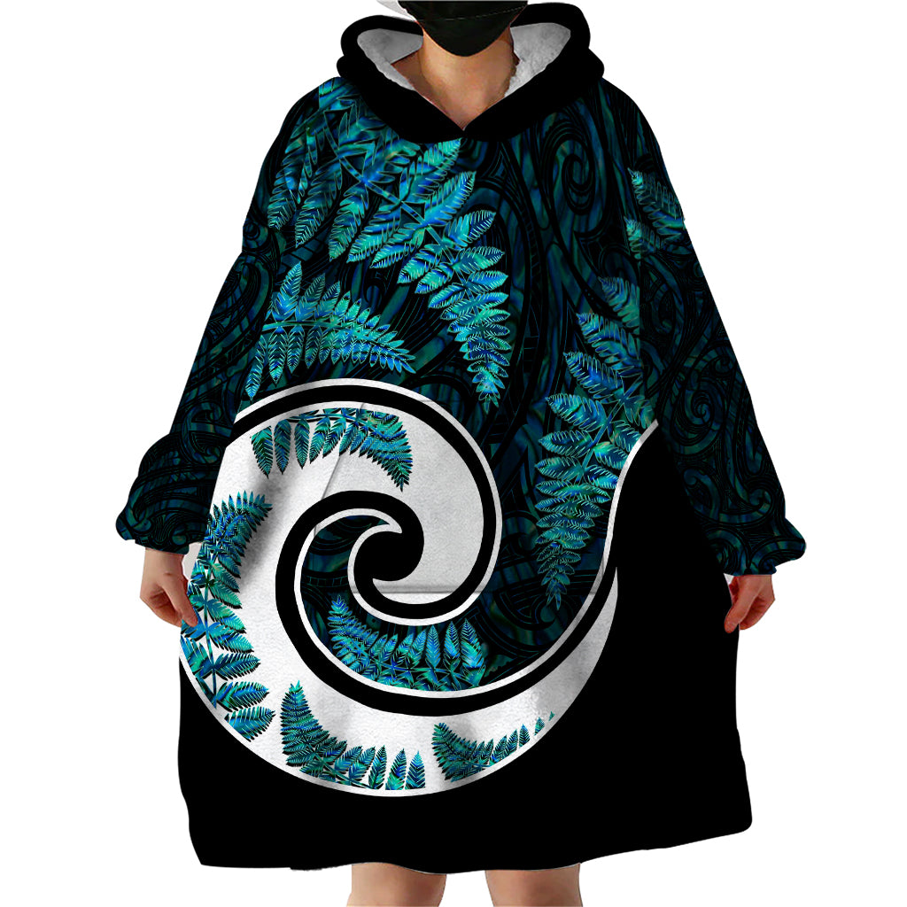 New Zealand Wearable Blanket Hoodie Maori With Silver Fern Papua Shell Green Ver.2 - Vibe Hoodie Shop