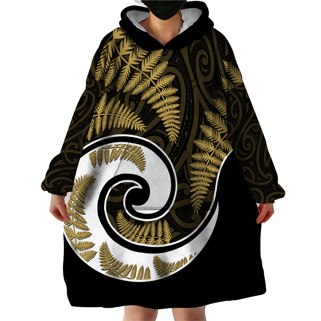 New Zealand Wearable Blanket Hoodie Maori With Silver Fern Gold - Vibe Hoodie Shop