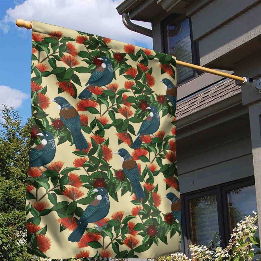 New Zealand Christmas Garden Flag Romantic Tui Birds on Pohutukawa - Ivory - Vibe Hoodie