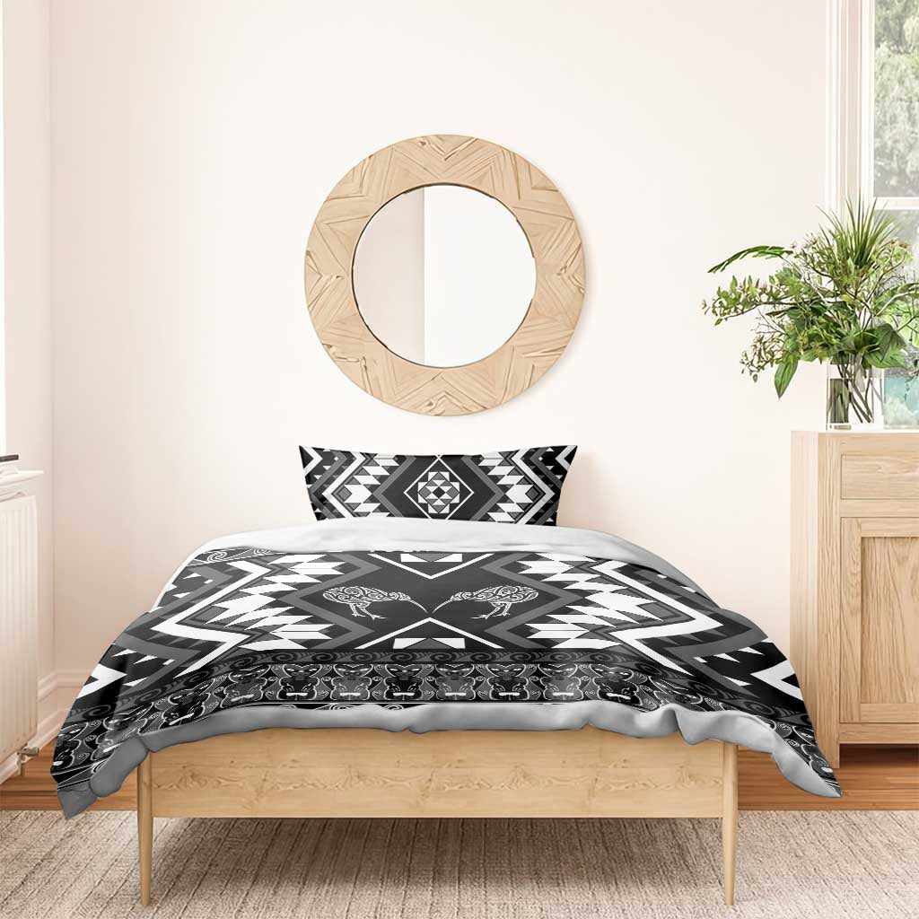 Personalised Taniko Motifs Aotearoa Bedding Set Waitangi Kowhaiwhai Kiwi - Monochrome - Vibe Hoodie Shop