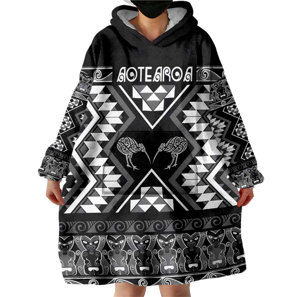 Personalised Taniko Motifs Aotearoa Wearable Blanket Hoodie Waitangi Kowhaiwhai Kiwi - Monochrome - Vibe Hoodie Shop