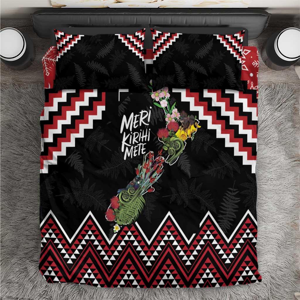 New Zealand Christmas Taniko Poutama Bedding Set Flora Map with Birds - Vibe Hoodie