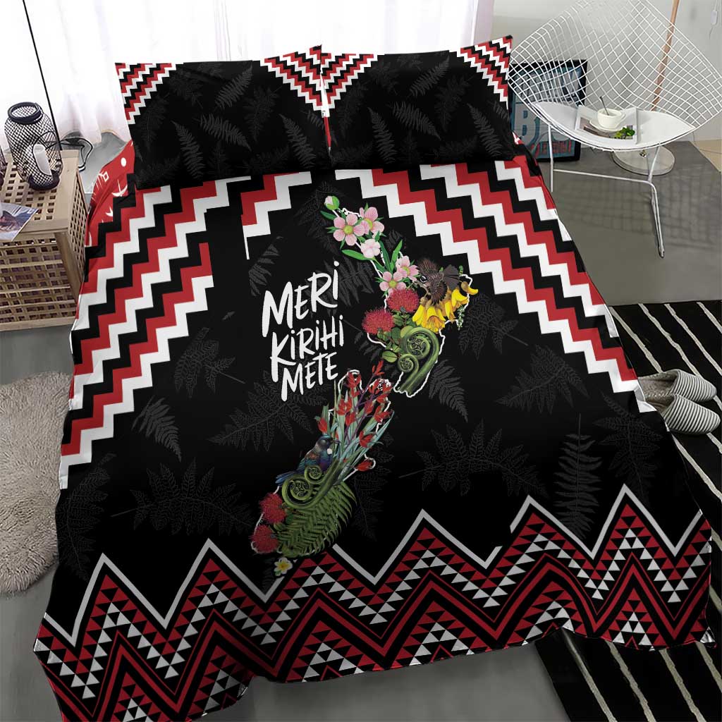 New Zealand Christmas Taniko Poutama Bedding Set Flora Map with Birds - Vibe Hoodie