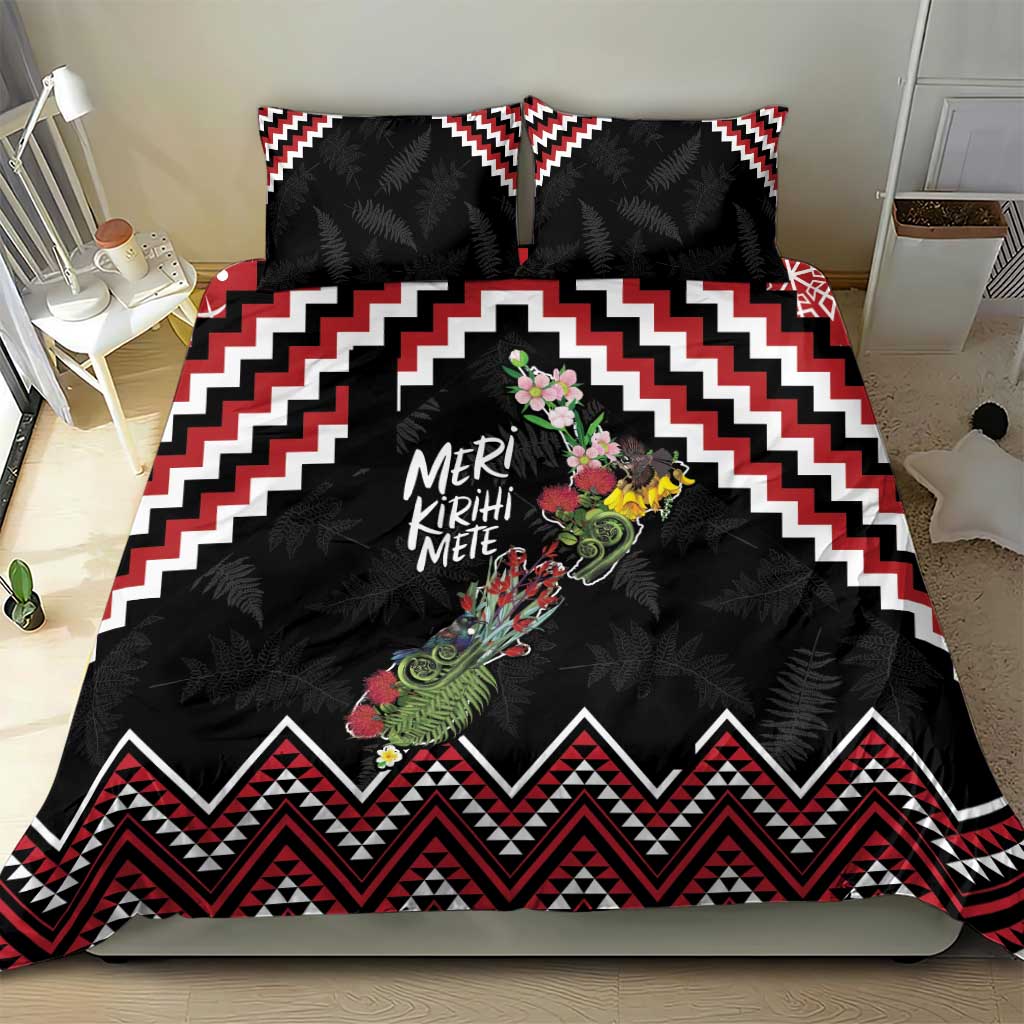 New Zealand Christmas Taniko Poutama Bedding Set Flora Map with Birds - Vibe Hoodie