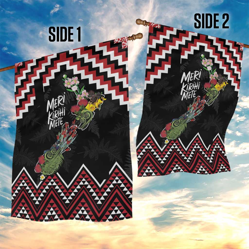 New Zealand Christmas Taniko Poutama Garden Flag Flora Map with Birds - Vibe Hoodie