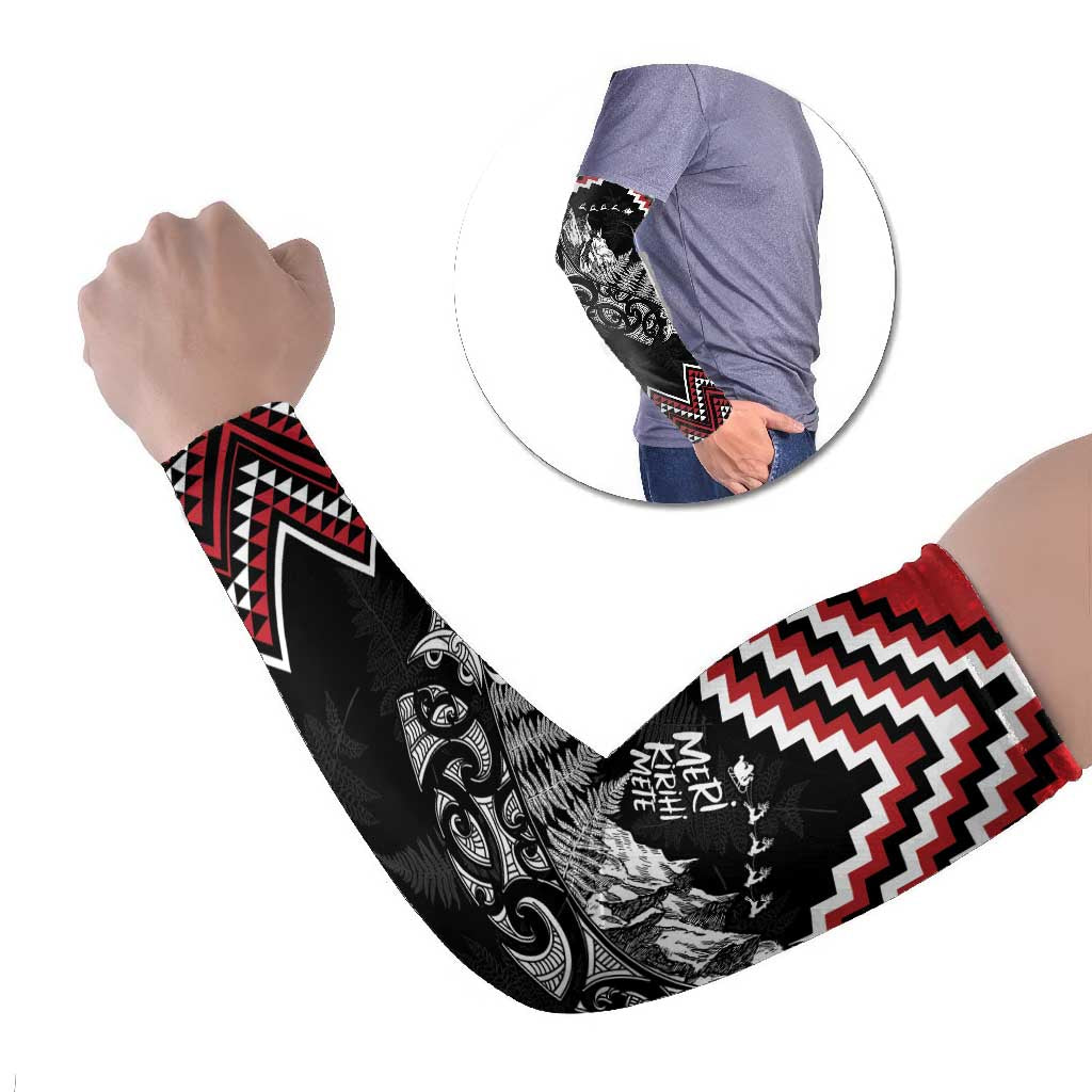 New Zealand Christmas Taniko Poutama Arm Sleeves Mountainscape Maori Fern - Vibe Hoodie