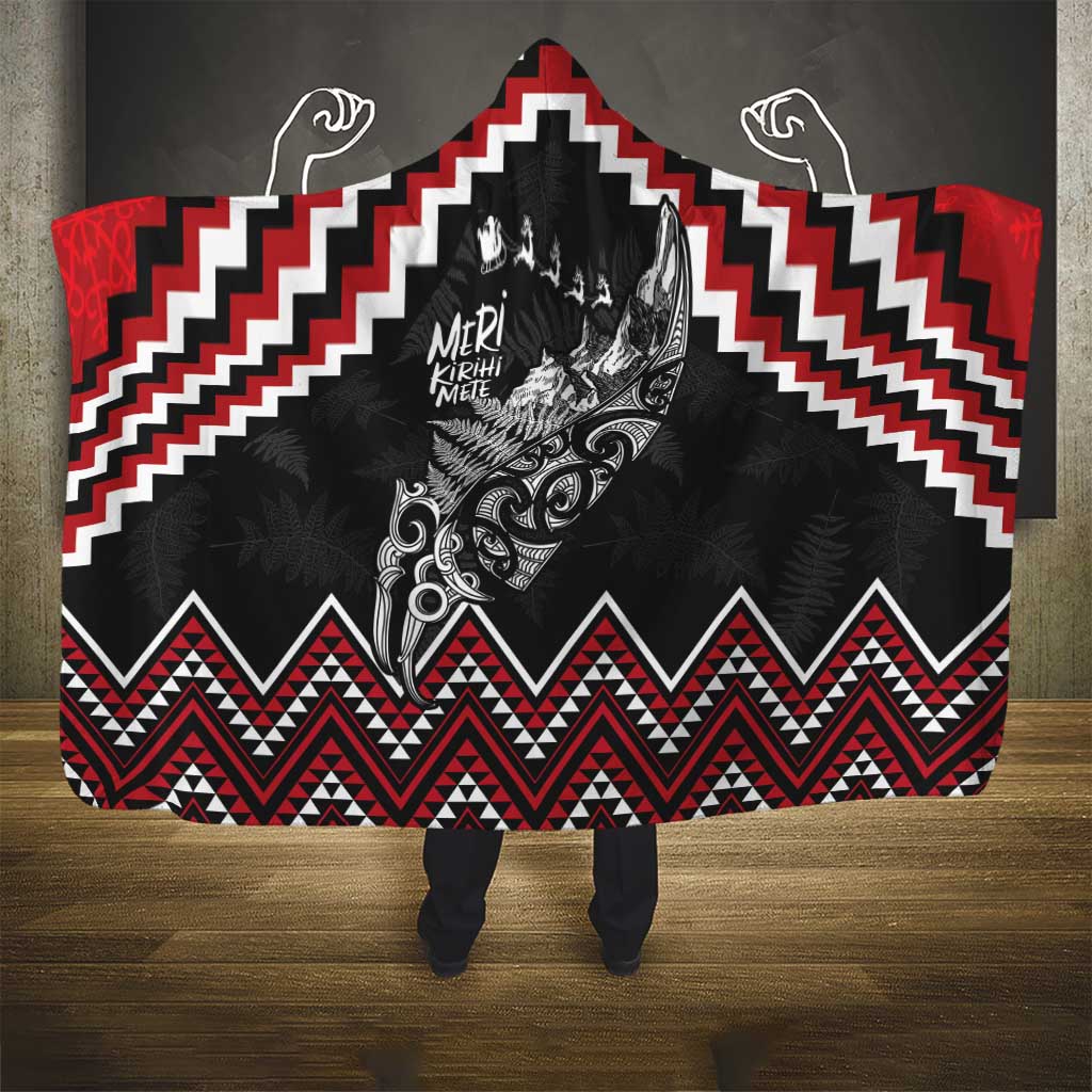 New Zealand Christmas Taniko Poutama Hooded Blanket Mountainscape Maori Fern - Vibe Hoodie