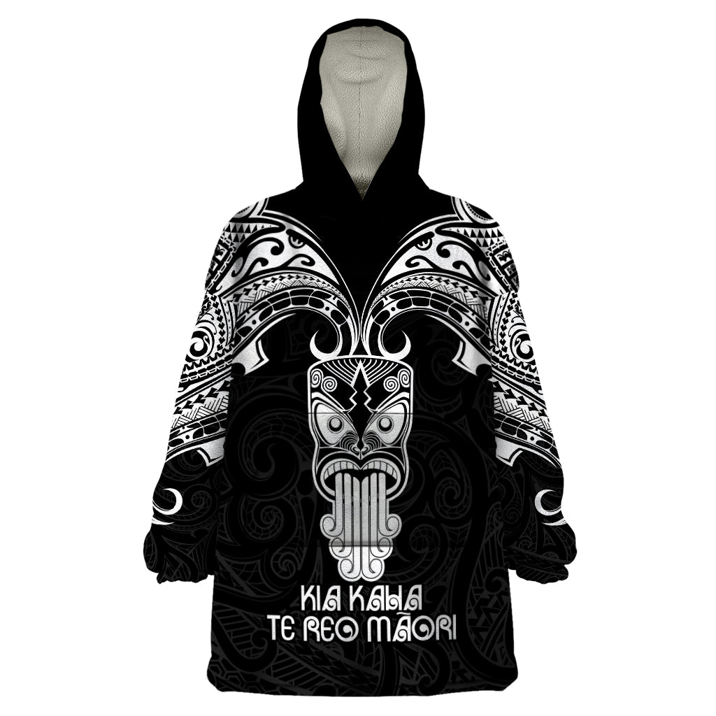 New Zealand Te Reo Maori Wearable Blanket Hoodie Kia Kaha Maori Language Week Black Style - Vibe Hoodie Shop