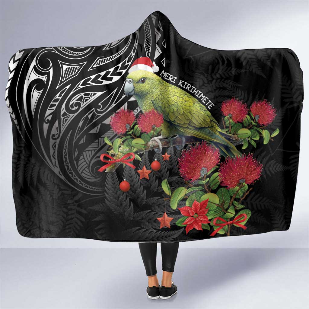 Meri Kirihimete Kakapo Hooded Blanket Black Silver Fern Christmas Vibe