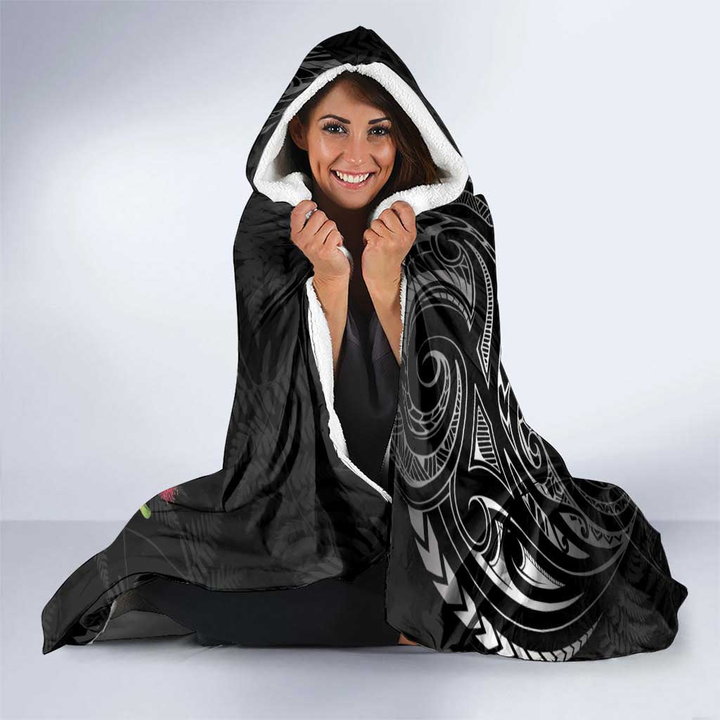 Meri Kirihimete Kakapo Hooded Blanket Black Silver Fern Christmas Vibe