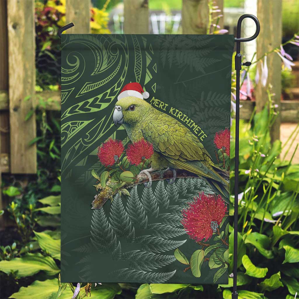 Meri Kirihimete Kakapo Garden Flag Green Silver Fern Christmas Vibe - Vibe Hoodie Shop