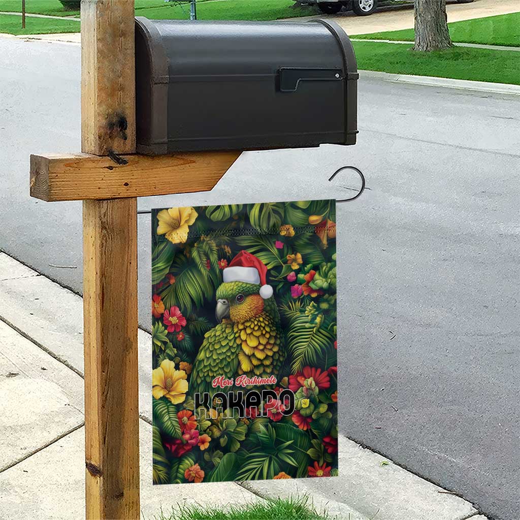 Meri Kirihimete Kakapo Garden Flag New Zealand Christmas with Tropical Vibe - Vibe Hoodie Shop