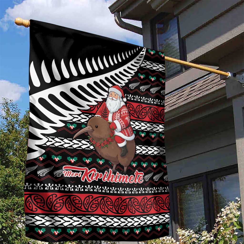 New Zealand Kiwi Santa Christmas Garden Flag He Wairua Kirihimete - Vibe Hoodie