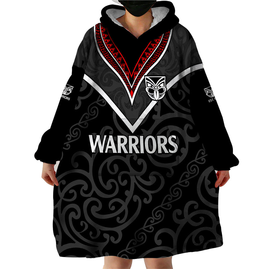 custom-text-and-number-new-zealand-warriors-rugby-wearable-blanket-hoodie-proud-to-maori-warriors