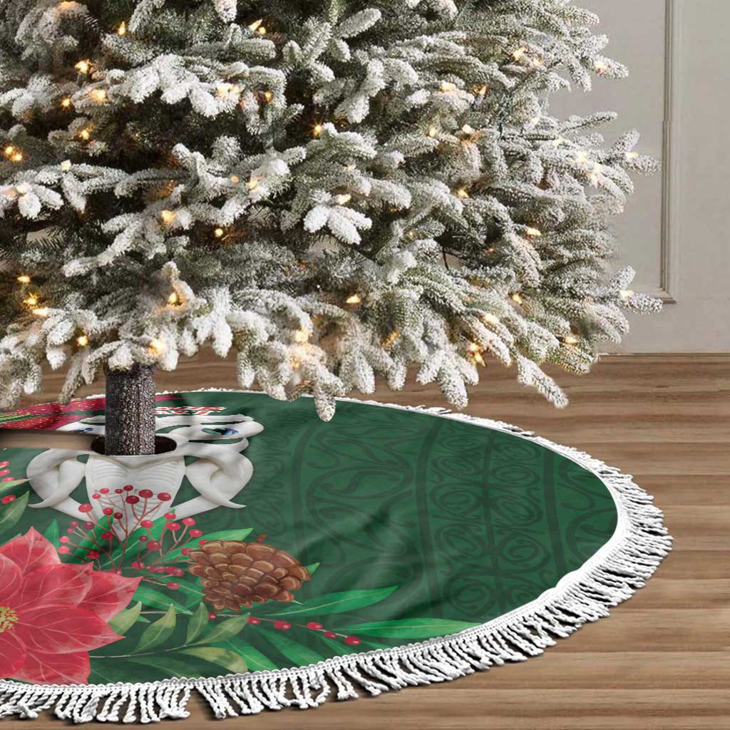 Maori Wheku Meri Kirihimete Personalised Tree Skirt All Green Indigenous Maori Motif - Vibe Hoodie