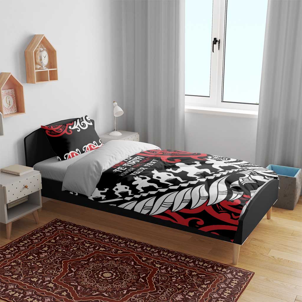 Honour The Treaty New Zealand Personalised Bedding Set Toitu Te Tiriti Half Fern with Haka dance - Vibe Hoodie Shop