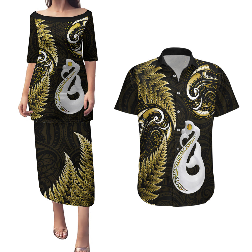 personalised-new-zealand-couples-puletasi-dress-and-hawaiian-shirt-aotearoa-silver-fern-with-manaia-maori-unique-gold