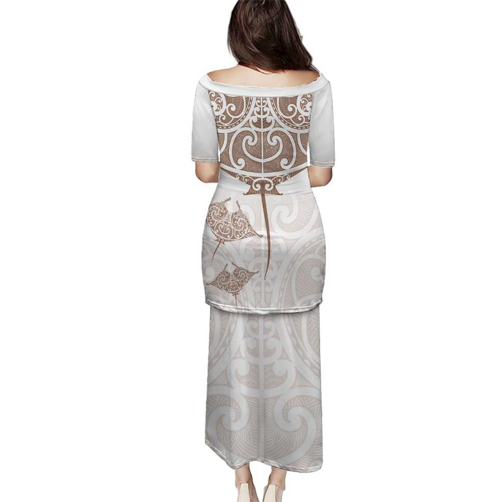 New Zealand Manta Ray Tattoo Family Matching Puletasi and Hawaiian Shirt Aotearoa Maori Haehae Beige - Vibe Hoodie