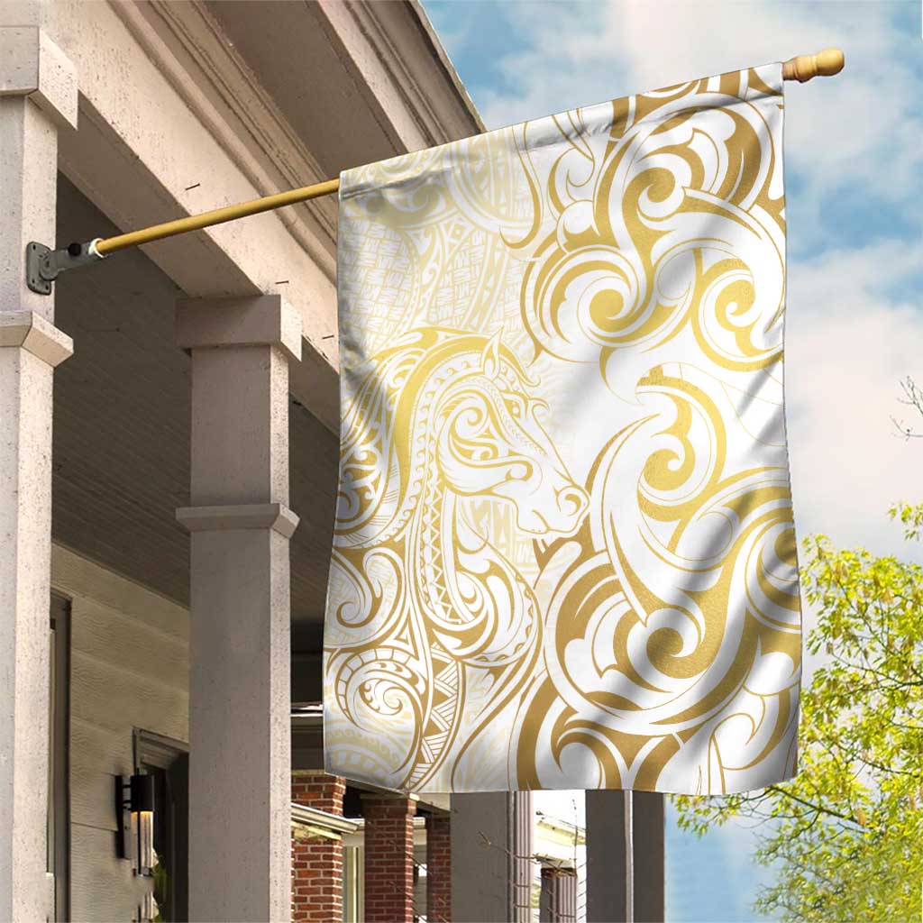 Gold And White Aoteara Horse Racing Garden Flag NZ Maori Pattern - Vibe Hoodie Shop